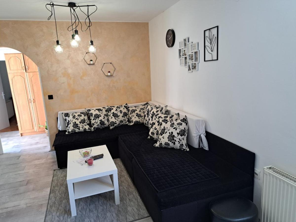 Stefan Apartman Novi Sad Esterno foto